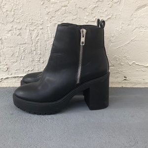 Steve Madden Turbo booties. Size 9.5